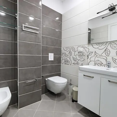 Bay View Balcony- Luxury With Free Parking Vlorë