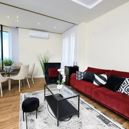 Bay View Balcony- Luxury With Free Parking Appartamento Vlorë