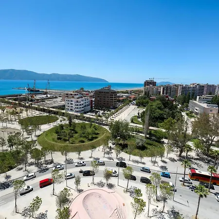Apartment Bay View Balcony- Luxury With Free Parking *
