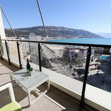 Bay View Balcony- Luxury With Free Parking *