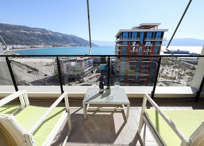 Bay View Balcony- Luxury With Free Parking