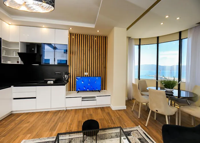 Bay View Balcony- Luxury With Free Parking Lejlighed *