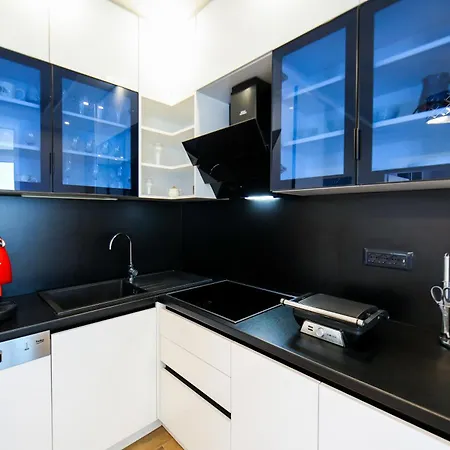 Bay View Balcony- Luxury With Free Parking Daire Avlonya
