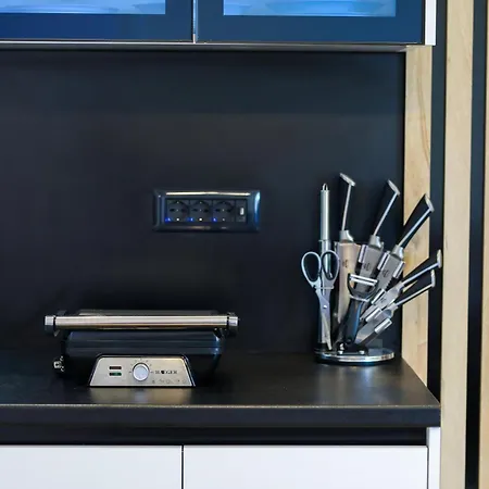 Bay View Balcony- Luxury With Free Parking * Vlorë