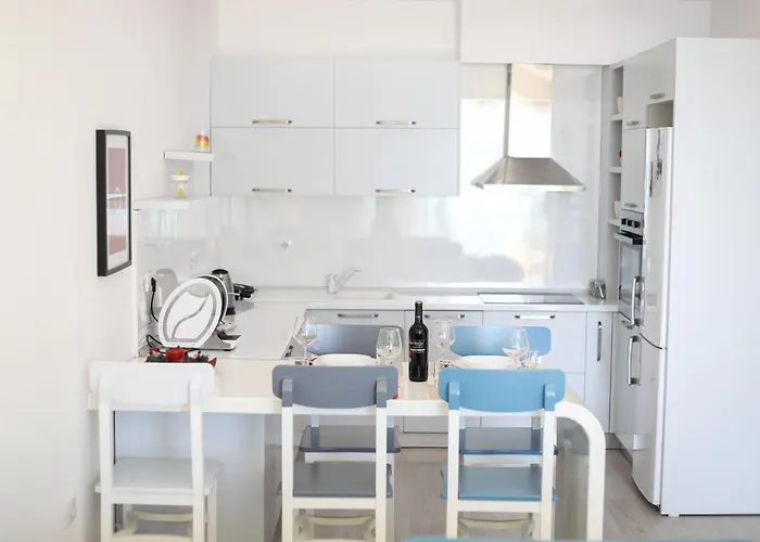 Bay View Balcony- Luxury With Free Parking * Vlorë