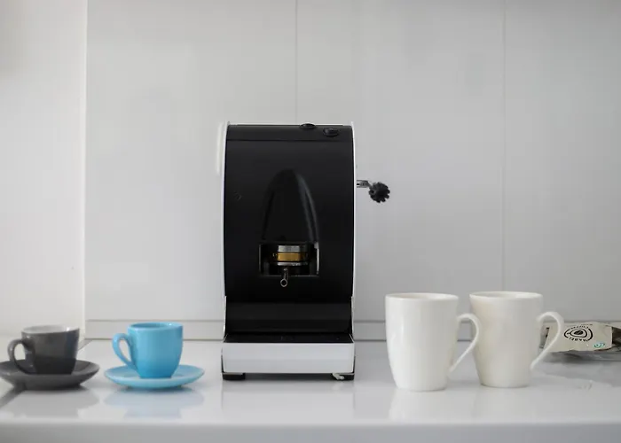 Bay View Balcony- Luxury With Free Parking