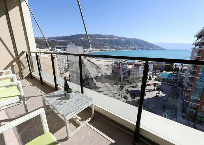 Bay View Balcony- Luxury With Free Parking *