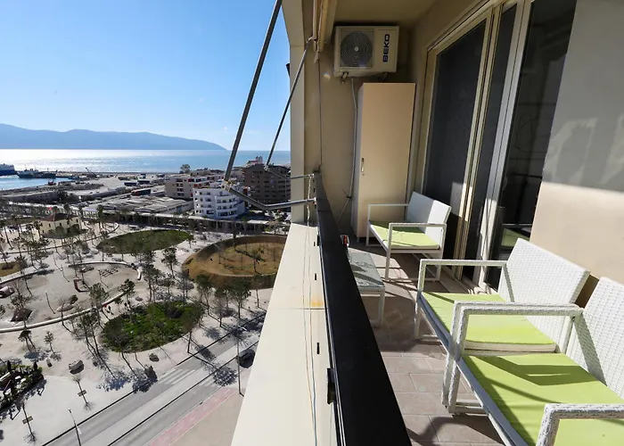 Bay View Balcony- Luxury With Free Parking Vlorë